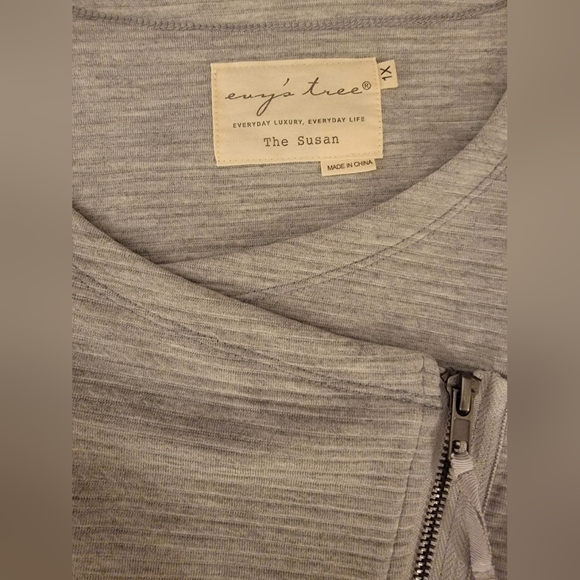 Evy's Tree Susan - Picture 5 of 6